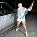 Britney Spears meglógott az elvonóról: kopaszon, ernyővel támad egy autóra 2007 februárjában