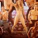 Jennifer Lopez közönséges is lehetne ebben a gyöngyös pucérruhában,