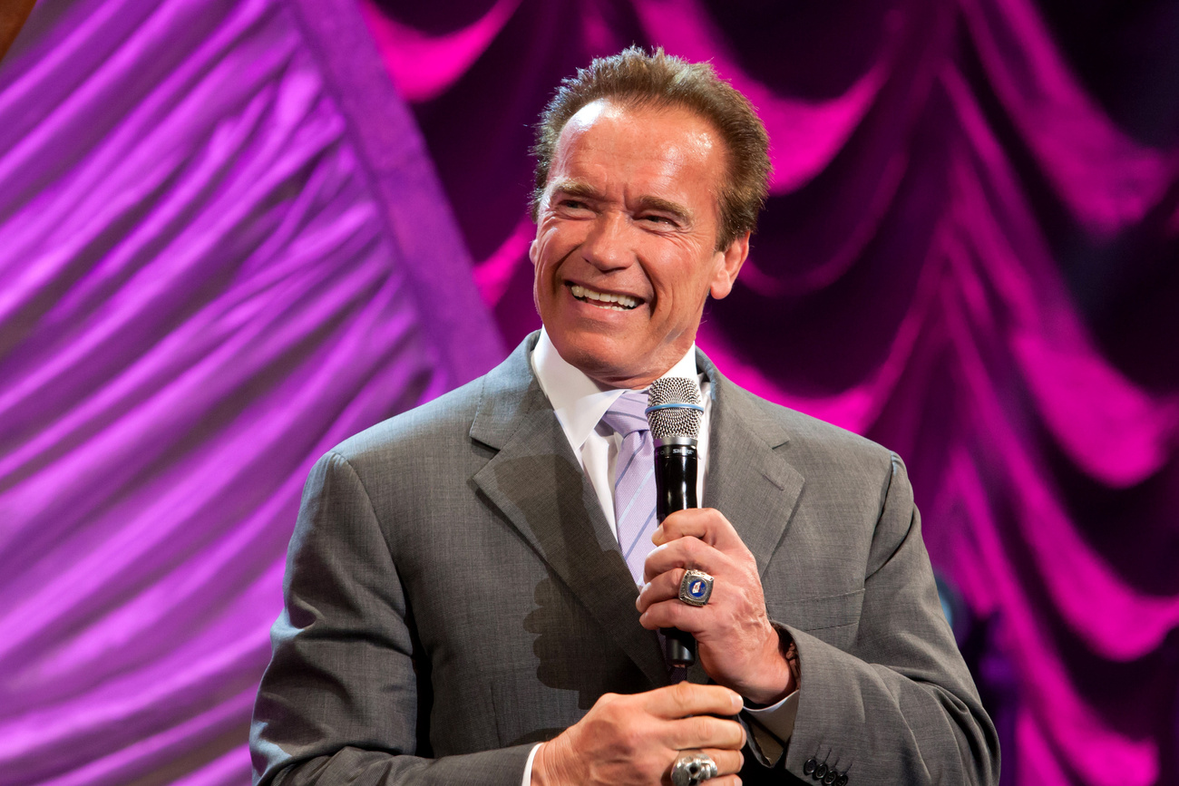 De kinek kell díj, amikor az emberrel Arnold Schwarzenegger beszélget?
