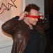 Bono, a U2 52 éves énekese egy, az AIDS veszélyeit hangsúlyozó kampányon vett részt 2012-ben a fejhallgatókat is forgalmazó Beats by Dr. Dre üzletben