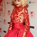 Rita Ora duplán trükkös ruhája, mert csak a mellkasán van egy kis takaró betét
