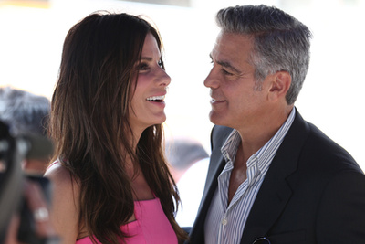 Az utolsó wtf, amelyről már tudjuk, hogy csak annak tűnt: George Clooney és Sandra Bullock olyan ügyesen promózták akkor még friss filmjüket, a Gravitációt, hogy azt hittük, együtt vannak. Azóta kiderült, hogy nem, a színész Amal Alamuddint jegyezte el.