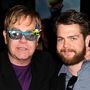 Elton Johnnal 2011-ben a nagyjából azóta állandósult kinézetével