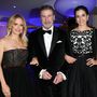 És íme a teljes család a 2018-as Cannes-i Filmfesztiválon, Franciaországban. A fotón (jobbról) John Travolta felesége, Kelly Preston, majd a színész és végül lánya, Ella.