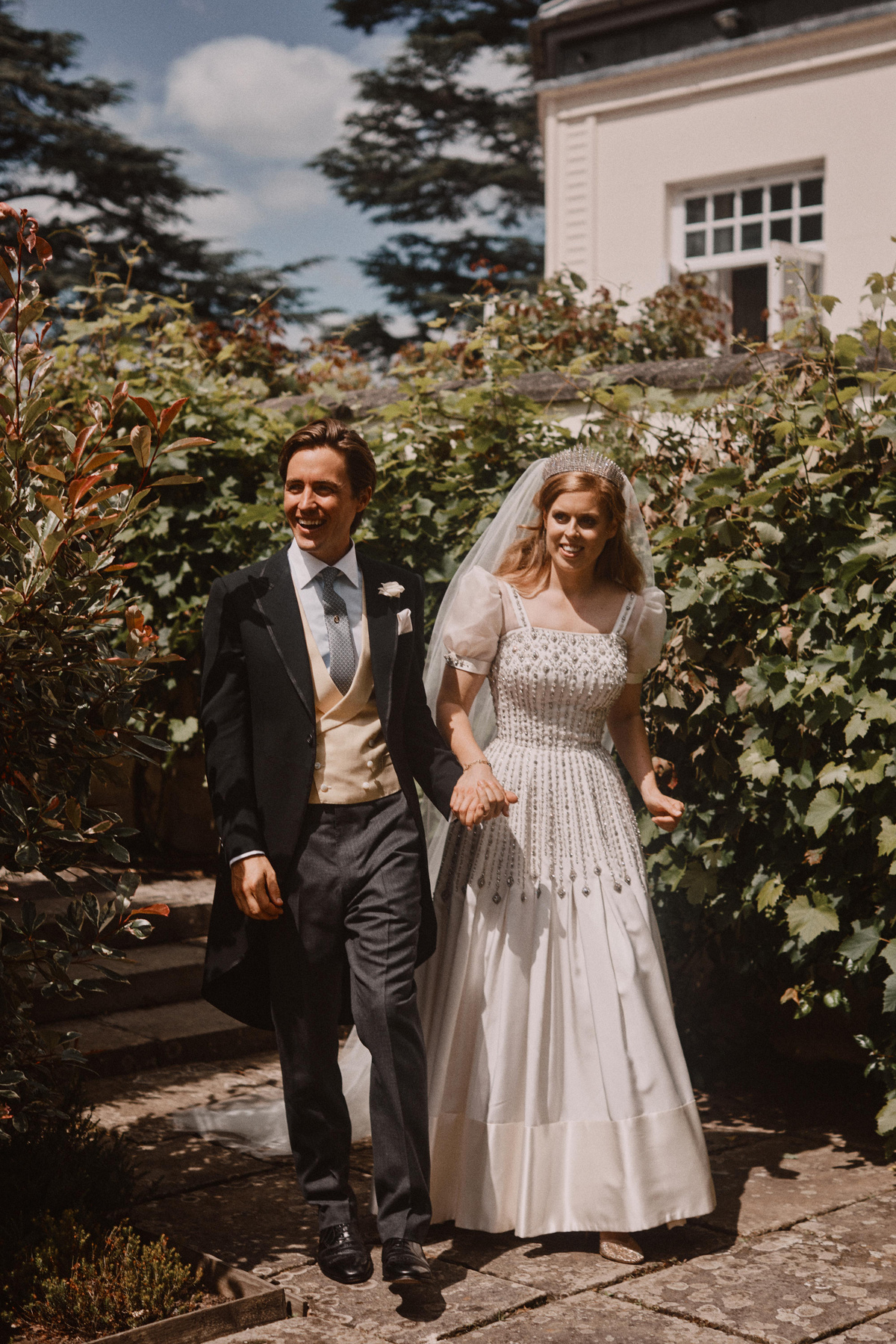 Hivatalos esküvői fotósorozat Beatrix hercegnőről és Edoardo Mapelli Mozziról.