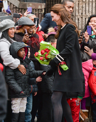Katalin hercegné hétfőn egyedül látogatott el egy gyerekeket segítő központba Harlemben. 