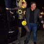 Miley Cyrus partizni indul egy októberi estén New Yorkban