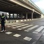 A merényletek után egy nappal csak rendőröket és helyszínelőket engednek be a brüsszeli Zaventem repülőtérre.
