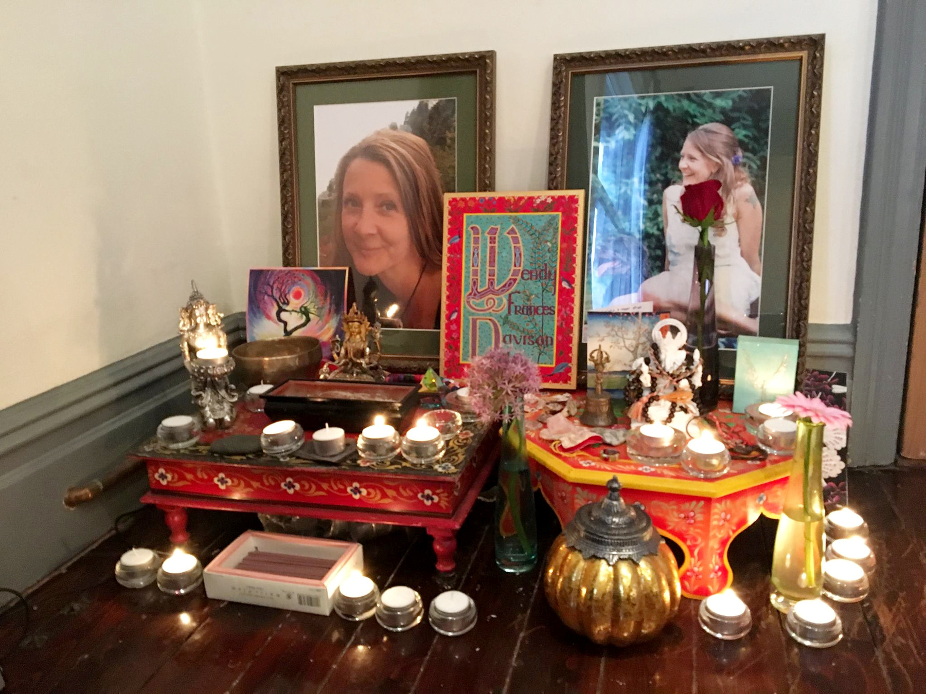 Az oltár, amit Wendy halála tiszteletére készítettek a család otthonában.