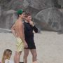 Jared és Matthew Followill a tengerparton