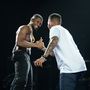 Usher és Chris Brown a színpadon Los Angelesben