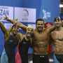 Így meg a brazil úszók vígadnak, név szerint Etiene Medeiros, Felipe Silva, Nicholas Santos és Larissa Oliveira