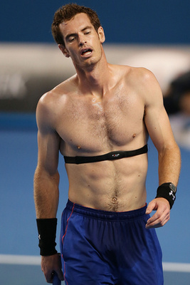 Andy Murray pedig fel se vett pólót az edzéshez