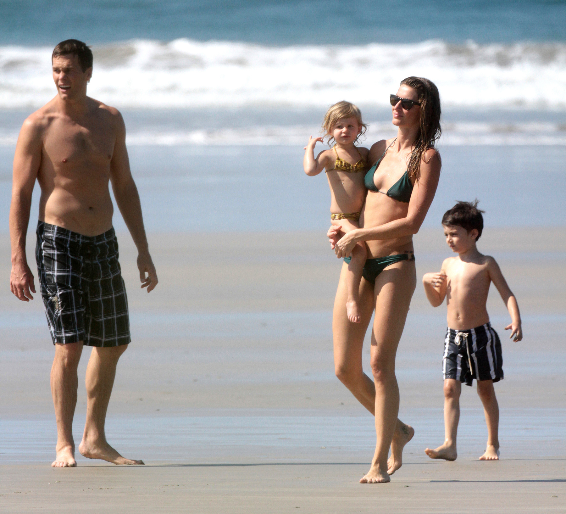 Tom Brady a családjával van Costa Ricán