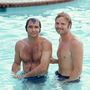 Burt Reynolds és Jon Voight egy medencében hülyéskednek 1972-ben