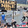 A Magic Mike XXL kamionja a Los Angeles-i pride-on