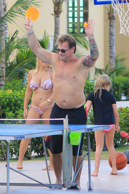 Chris Jericho mexikói vakációján ping-pongozgat