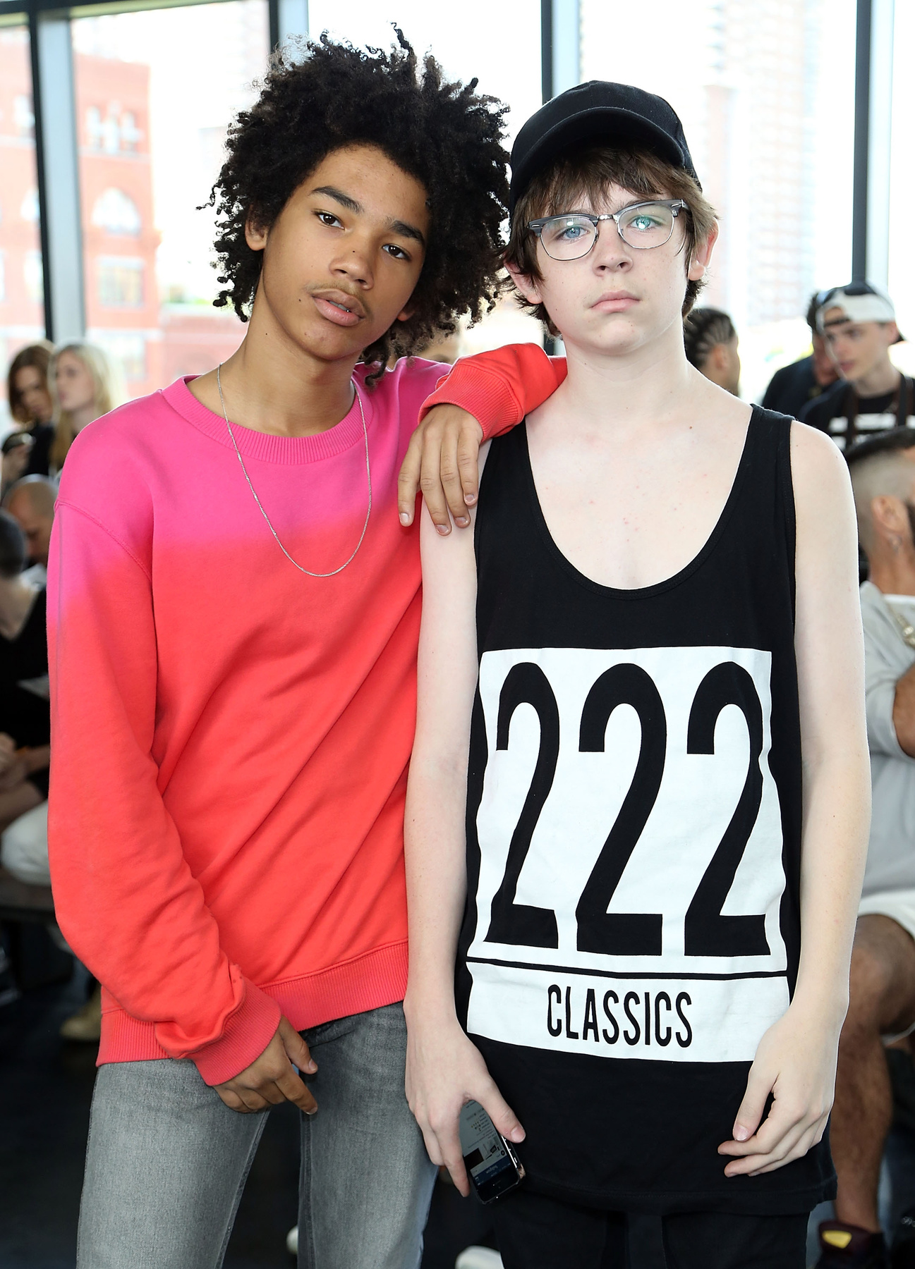 Luka Sabbat idén júliusban vendégként a New York-i férfidivathét egyik bemutatóján – mellette egy ILoveMakonnen művésznevű rapper