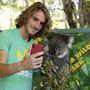 A legutóbbi szilvesztert megelőző napon, azaz december 30-án, Perthben egy koalával szelfizett.