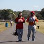 A Chege-Mandela házaspár sétál egyet