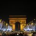 A Champs-Élysées és a Diadalív ünnepi fényárban