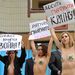 Hazájuk megerőszakolása, illetve a demokrácia lerombolása ellen tüntető FEMEN-aktivisták 2010 február 7-én.