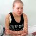 A szibériai rehabilitációs központban lévő Margarita Selkunova is szerhasználó. A krokodil szinte lemarja a húst a csontokról, a bőrt aszottá teszi.