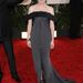 Golden Globe kiosztó: Julianne Moore ruháját csak annyira sliccelték fel, hogy azért járni tudjon benne