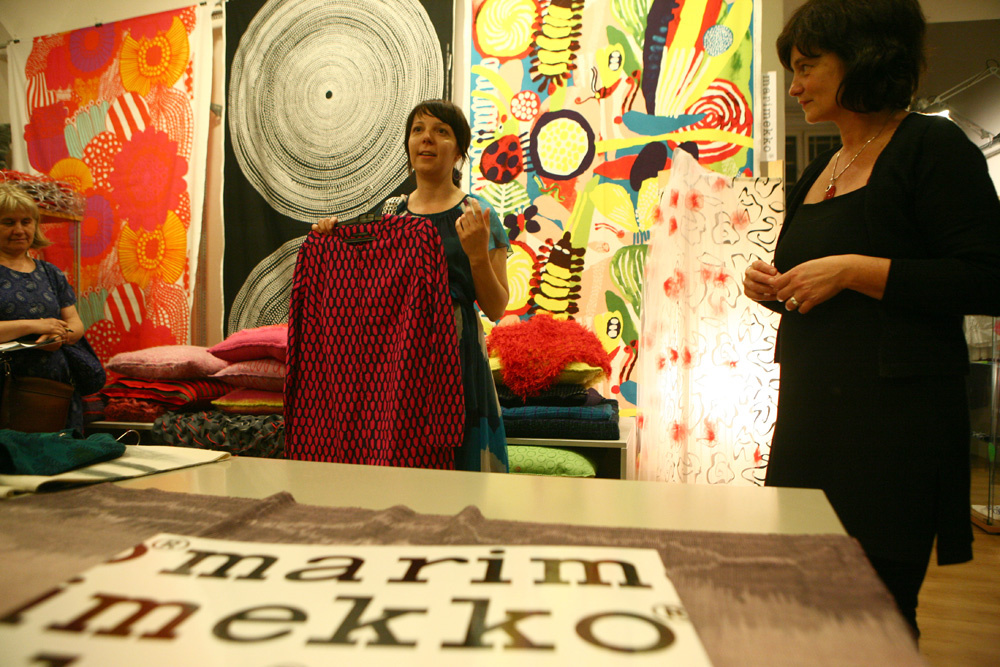 2009. őszi textilek: minden szezonban új kollekció jön ki, akár 30 éves minták is kaphatnak új színt.