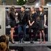 Görög Zita a kis fekete ruhák versenyének győztesével beszél