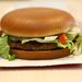Retroburger: a buci nem pont olyan, mint az útszéli dögburgereseknél, de első ránézésre se rossz az 1050 forintos szendvics.