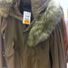 Szőrös kapucnis dzseki is van a Zara kínálatában.