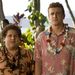 Jason Segel és Jonah Hill a Lepattintva című filmben jól példázzák, hogy a hawaii ing csak bajusszal együtt hatásos.