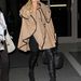 Paris Hilton a reptéren ugyanabban a kabátban