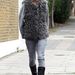 Kate Moss Londonban bolyhos mellényben