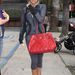 Ashley Tisdale edzeni megy - Chanel táskával