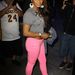 Christina Milian rózsaszín nadrágban volt kosármeccsen