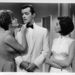 Jelenet az 1964-es Honeymoon Hotel című filmből: Robert Goulet és Jill St. John a kép bal szélén, de nekünk a kép jobb szélén Nancy Kwan színésznő az érdekes, akinek haja szintén a mesternek köszönhető