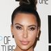 Kim Kardashian is fel szokta csavarni a haját a feje tetejére