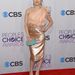 Ez a színésznő Kristin Kreuk, de valahogy nem sikerült megszerettetnie velünk ezt a fura szabású ruhát