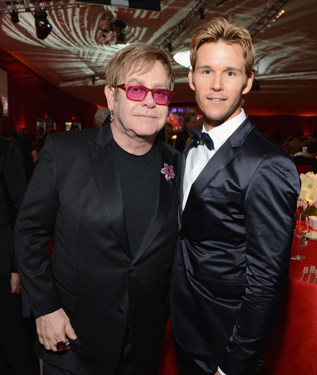 Elton John oldalán Ryan Kwanten a True Bloodból (Inni és élni hagyni)