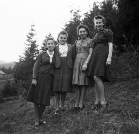 Románia, Erdély, Úzvölgyi lányok. (1941)