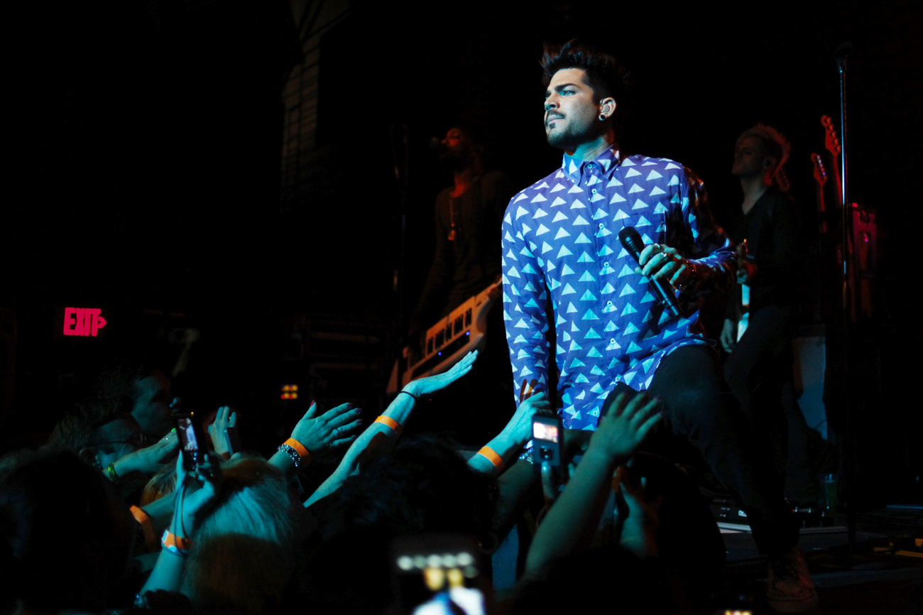 Adam Lambert a We Are Glamily Tour színpadán