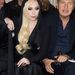 Ez már a divatbemutató, Lady Gaga mellett Mario Testino sztárfotós ül