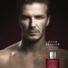 Az új parfümreklámon pont az üveg mellett látszik David Beckham nyakán az új felirat: Harper. Ha bármikor elfelejti, hogy hívják, elég a tükörbe néznie!